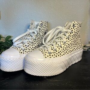 Spotted platform converse